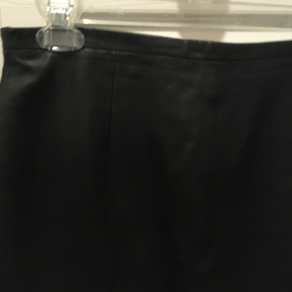 Anne Brooks Petite Sz12 BLACK LEATHER SKIRT ADJUSTABLE BACK SLIT NICE very soft - Picture 10 of 10
